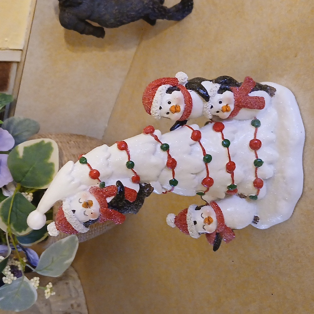 Penguins On Christmas Tree